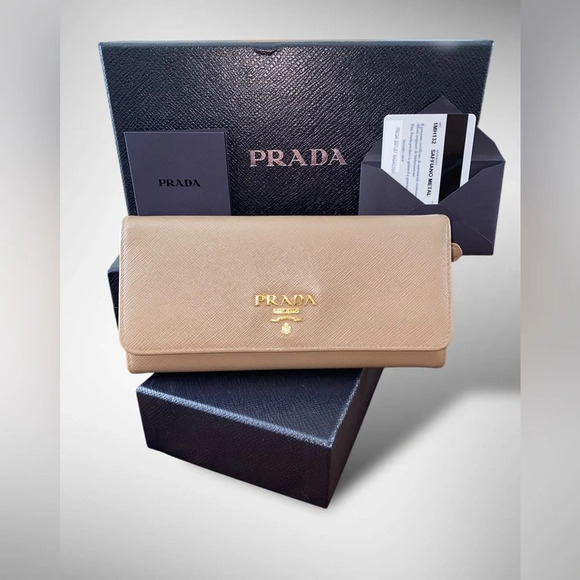 Prada Bifold Beige Safiano Leather Wallet with COA and Box - Picture 1 of 16